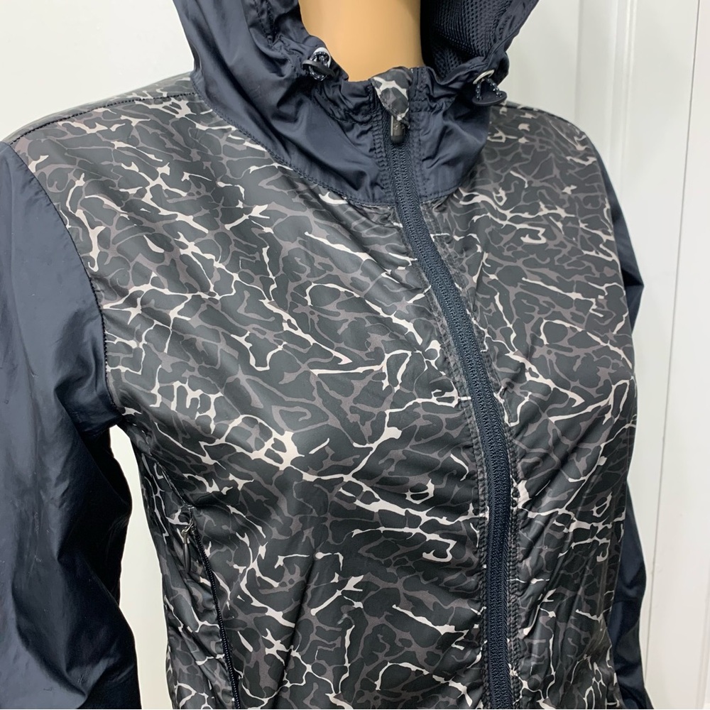 Under Armour Storm Camo Running Trail Jacket Lightweight Zip Up Hoodie size XS - Picture 4 of 14